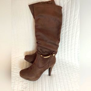Women's new brown suede size 8.5 boots